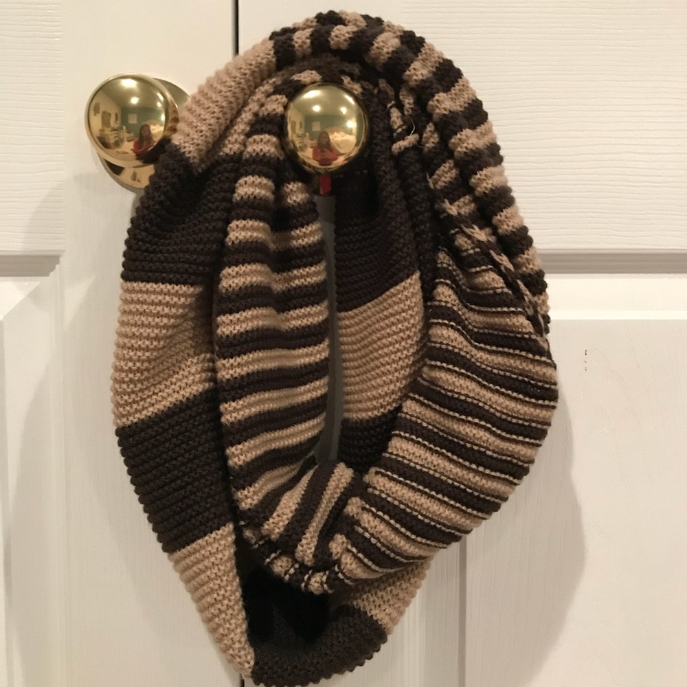 Infinity scarf - Picture 3 of 3